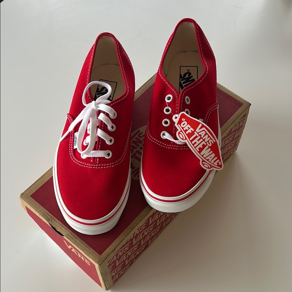 Vans Authentic Lace Up Sneaker 7.5W/ 6.0M